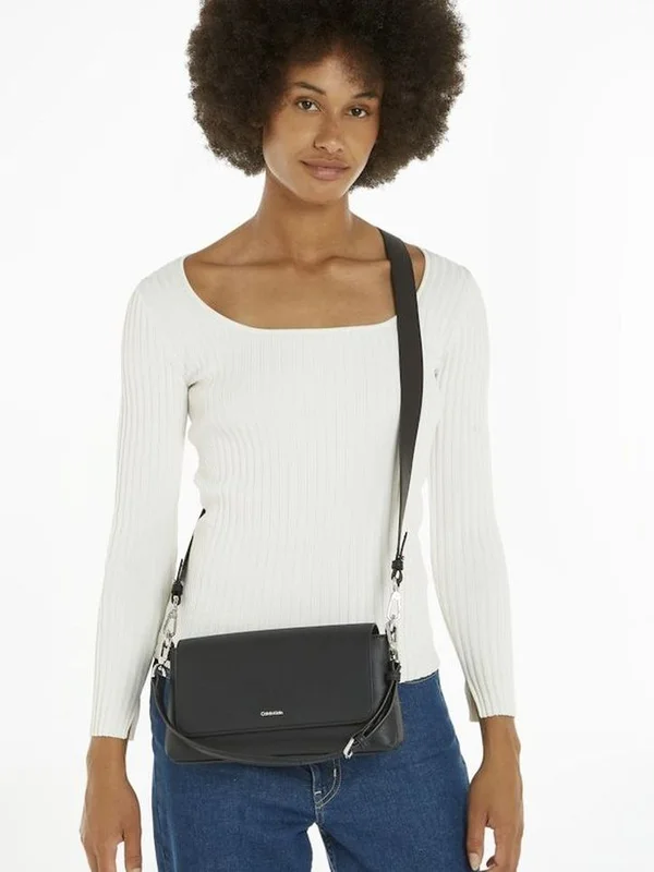 Must Shoulder Bag