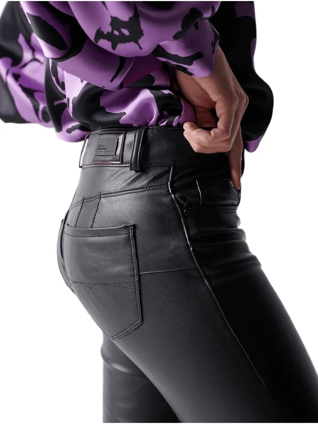 Destiny Cropped Skinny In Black Pu