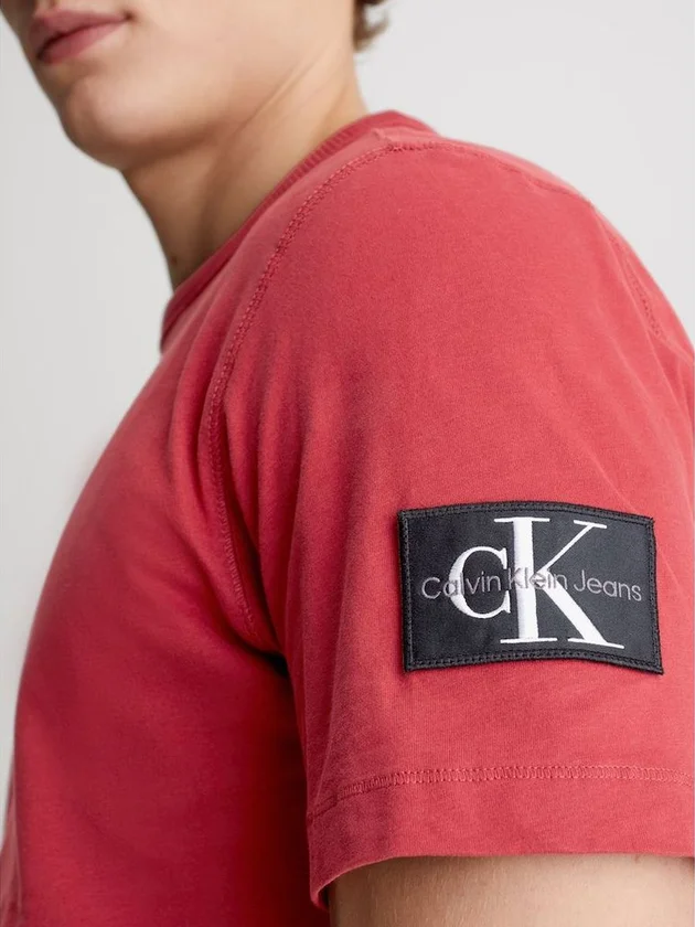 Badge Regular Tee