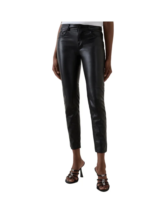 Destiny Cropped Skinny In Black Pu